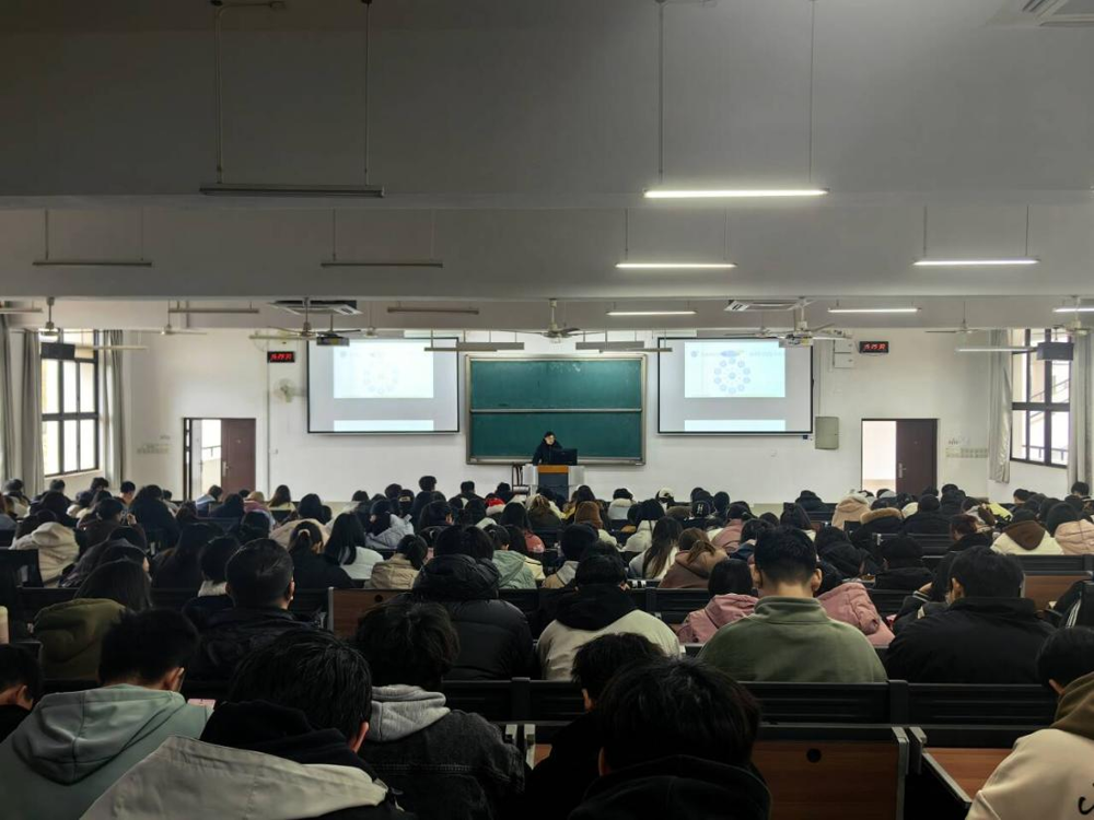 黄飘玲讲话