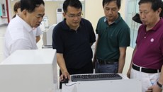 国家中医药管理局人事教育司副司长王振宇一行到beat365医学教育实训中心调研