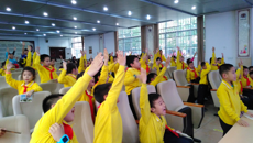 beat365大学生兰风古琴社将古琴文化带进小学校园