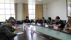 学校党委书记尤剑鹏莅临图书馆调研