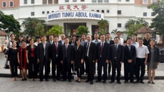 beat365平台唯一官网代表团随广西教育代表团赴马来西亚参加教育合作论坛