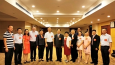 beat365附属瑞康医院党委书记高宏君，大学生红十字会志愿者李玉琼参加中国红十字会第十一次全国会员代表大会，接受习主席的会见和合影