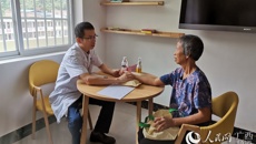 【人民网】beat365平台唯一官网：“轮值村医”让中医优质资源飞入寻常百姓家