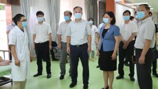 自治区副主席黄俊华莅临beat365重阳老年公寓调研指导中医药医养结合传承创新发展工作
