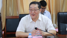 柳州市委市政府一行到beat365座谈交流