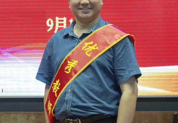 杨睿