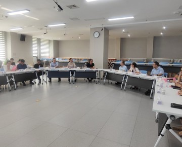 广西艺术学院副校长伏虎一行到beat365调研