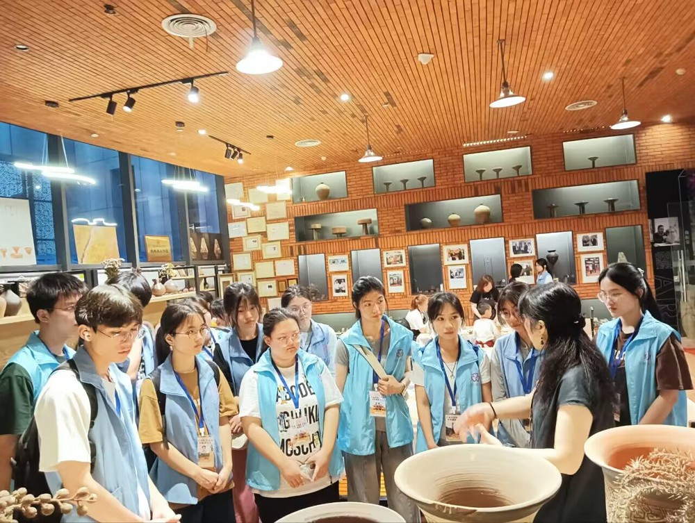参观展馆