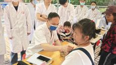 壮医药学院开展“壮医灵技助健康，民族瑰宝续新篇“主题志愿服务活动